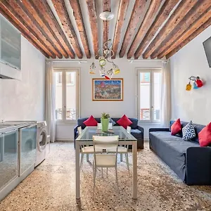 Ihomes-corte Del Calice Nel Cuore Di , Venice Italy